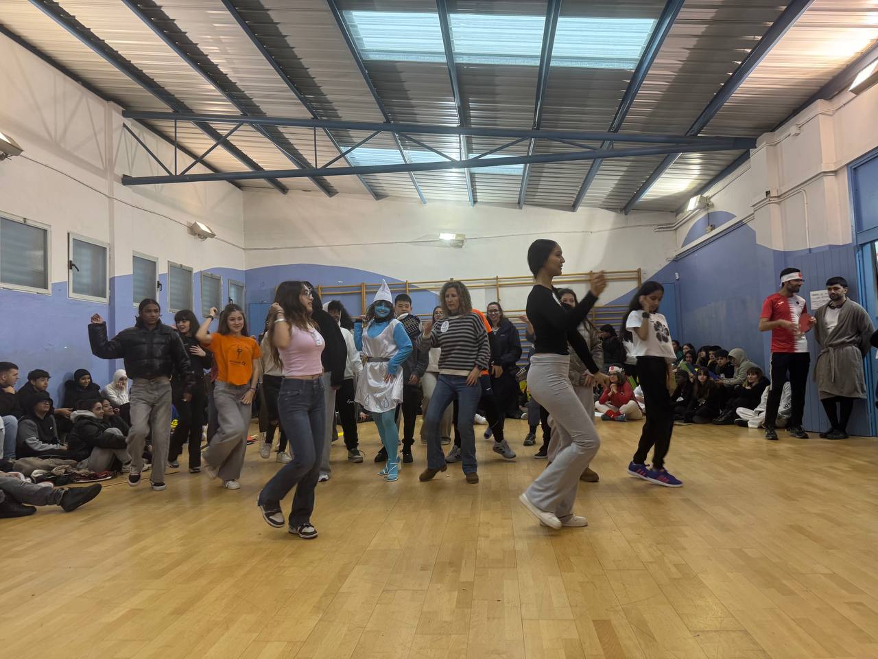 photo_5805436771100200249_y