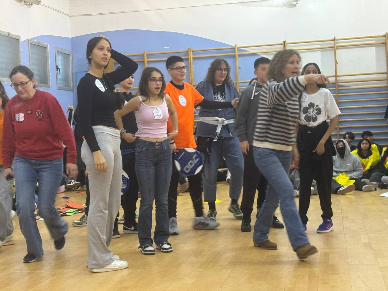 photo_5805436771100200252_y (1)