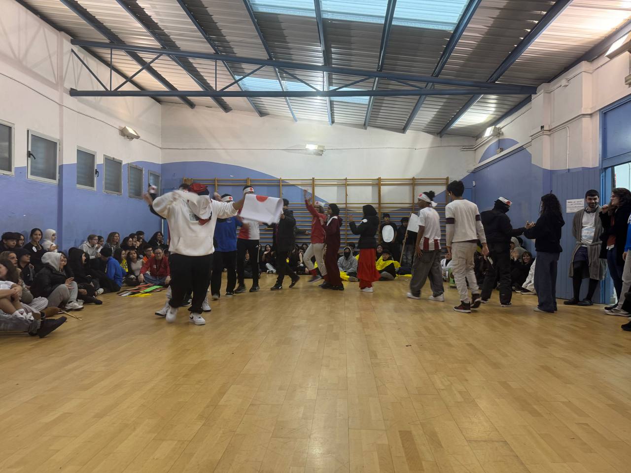 photo_5805436771100200253_y