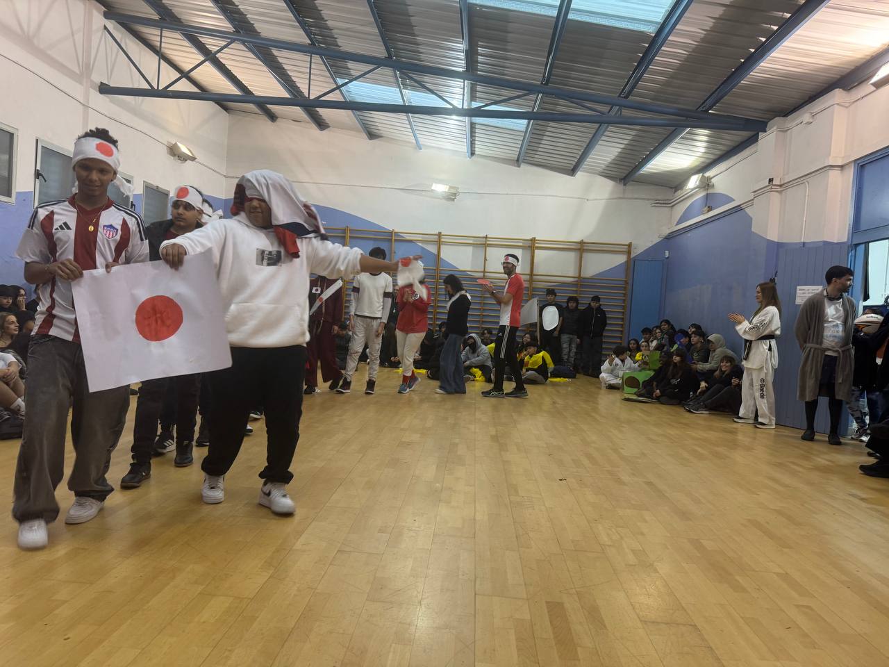 photo_5805436771100200254_y