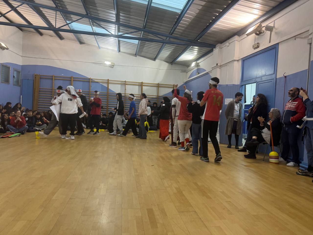 photo_5805436771100200255_y