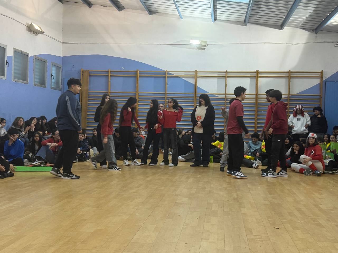 photo_5805436771100200260_y