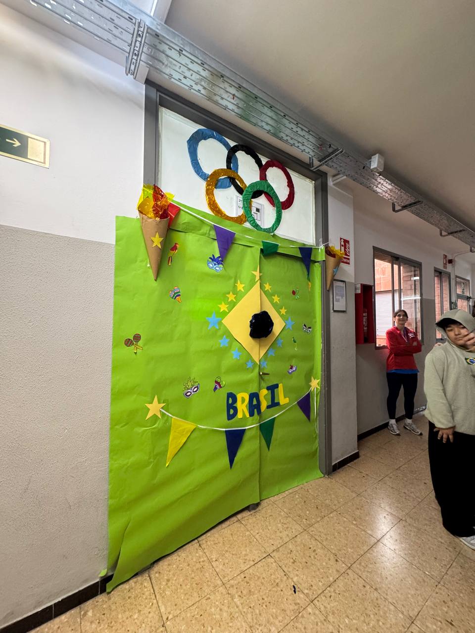 photo_5805436771100200295_y