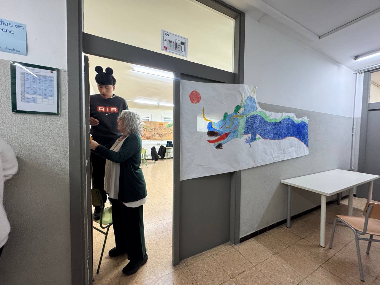 photo_5805436771100200333_y