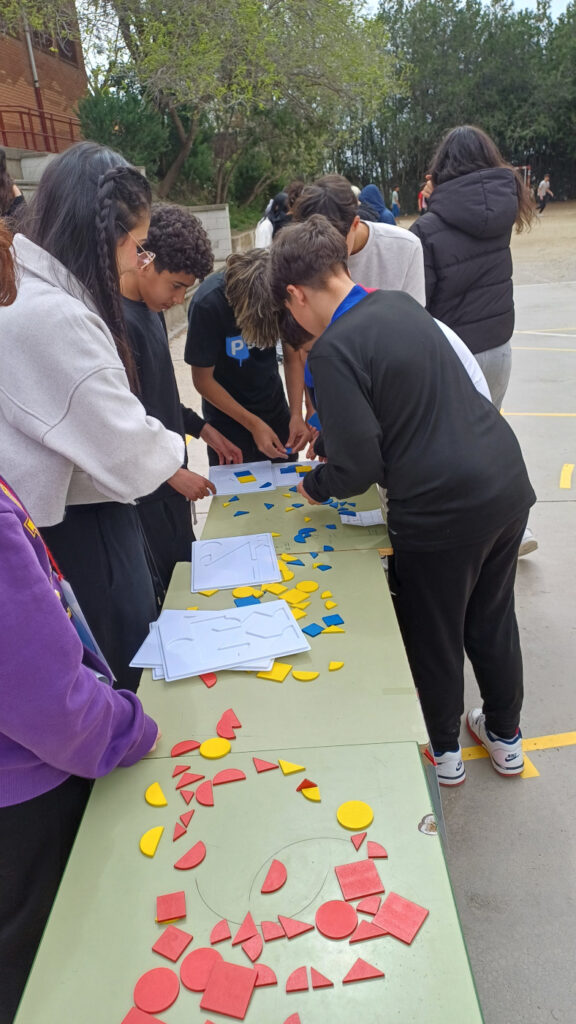 Una de les 8 proves fetes durant la jornada matemàtica del 4 d'abrl