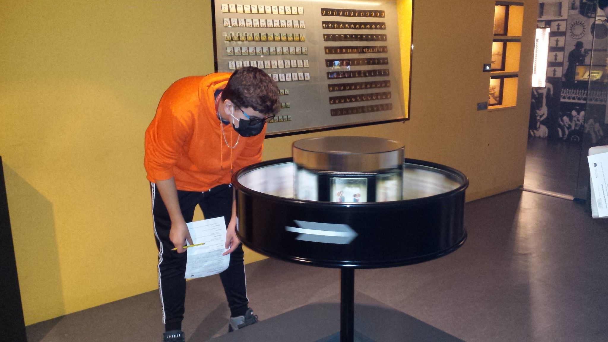 Un altre praxinoscopi, més gran