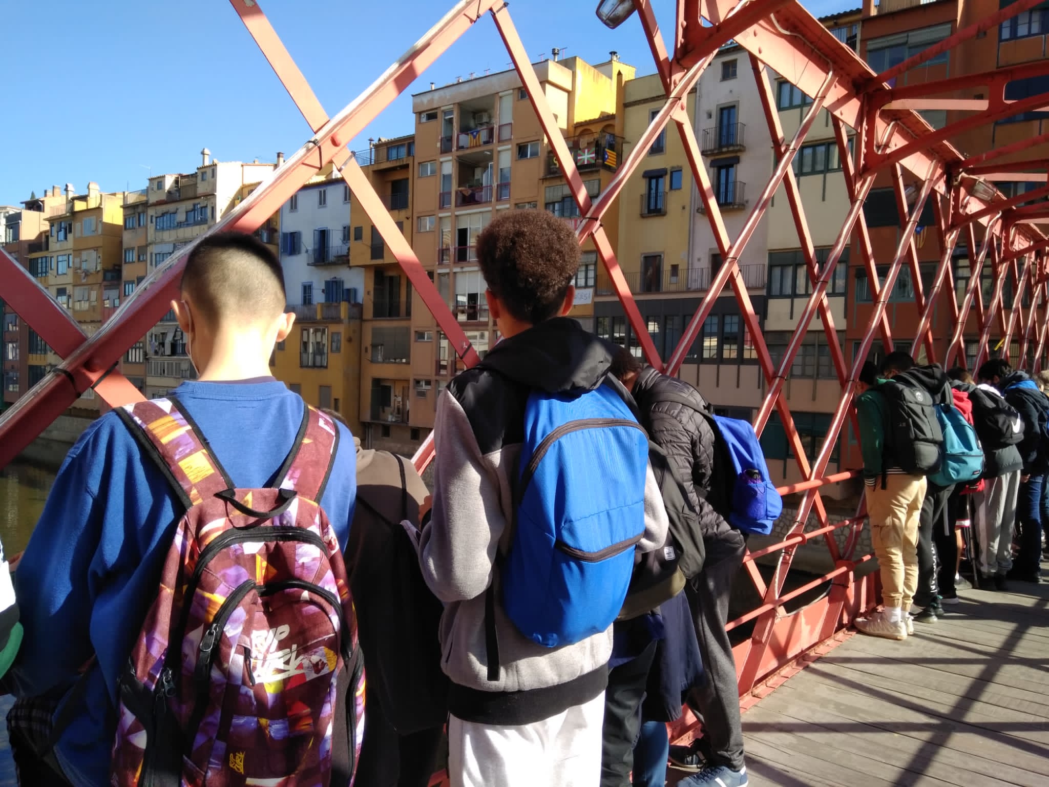 Creuant el pont de ferro