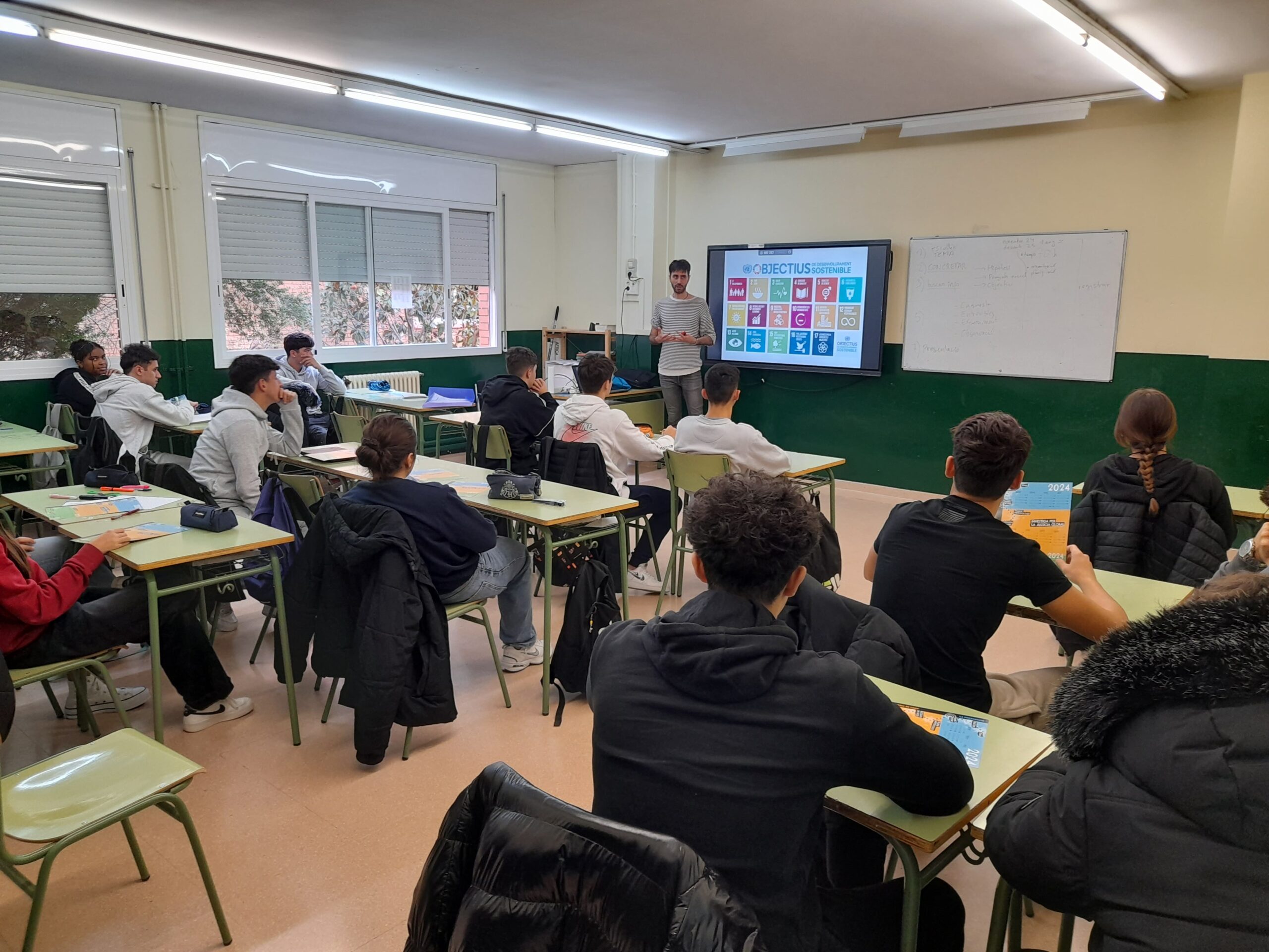 20241126 INS Gabriela Mistral taller intro 1r B (2)