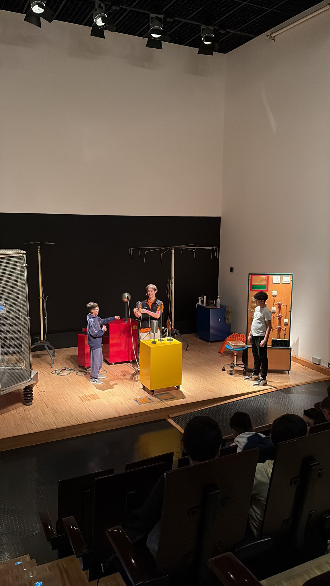 b56f2006-b5a6-4856-95e4-b7d47ba20f3a