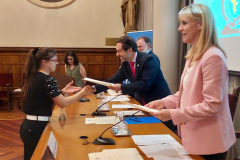 Ares-lliurament-menció-dhonor-UB.jpg-nggid0521773-ngg0dyn-240x160x100-00f0w010c011r110f110r010t010