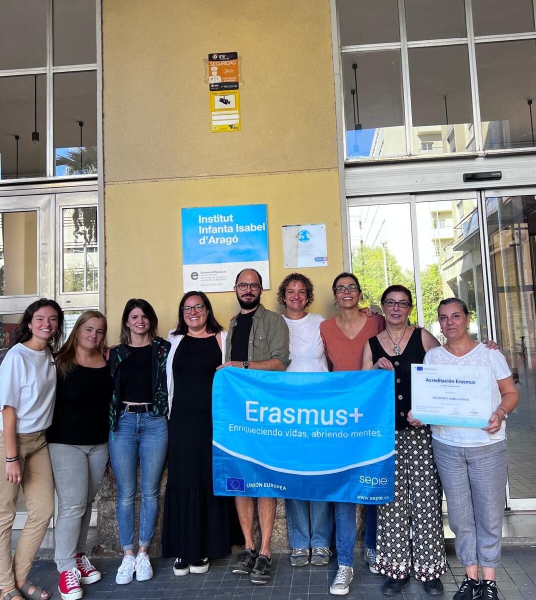 efc415c5-9470-43b9-a4da-d15fec8d4b90 2