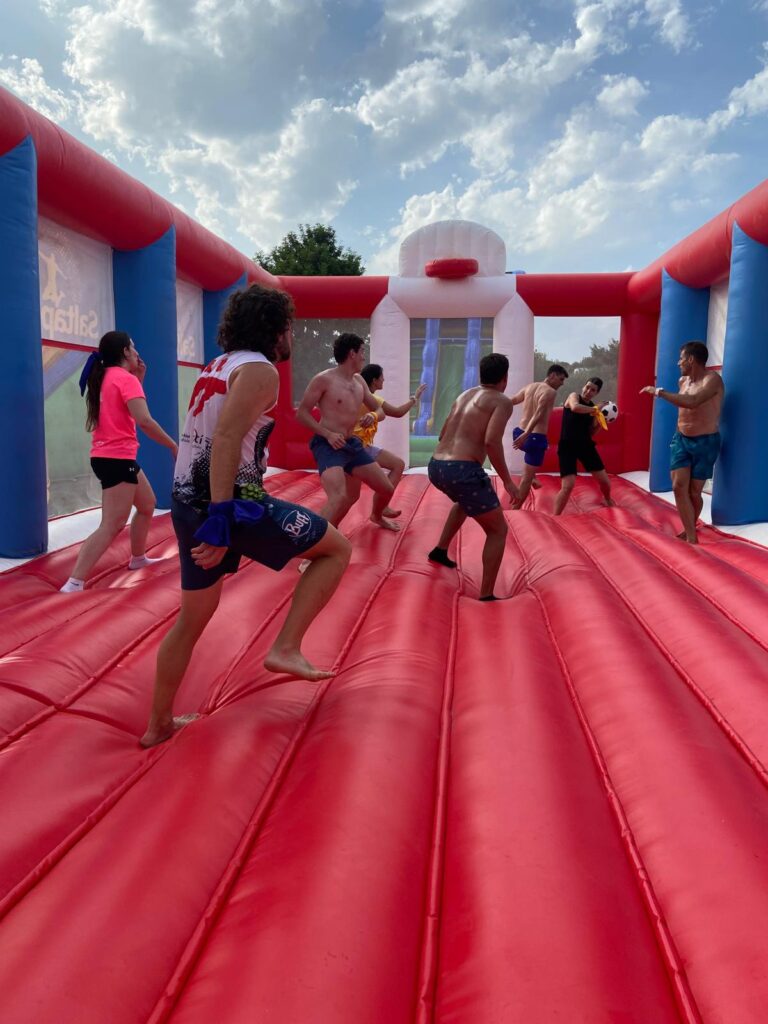 Els nostres companys durant el seu temps lliure…