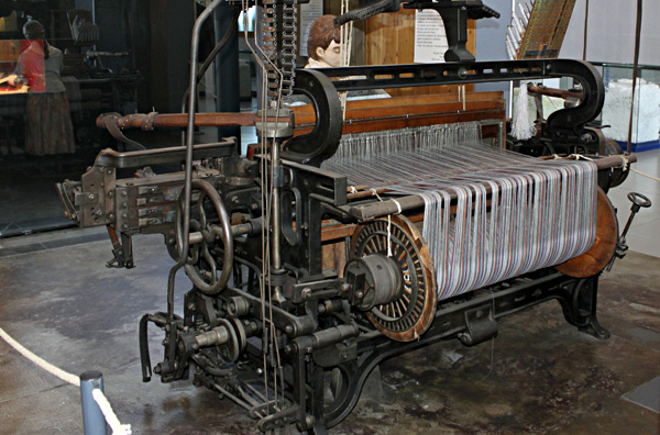 01-fabrica-textil-600x396