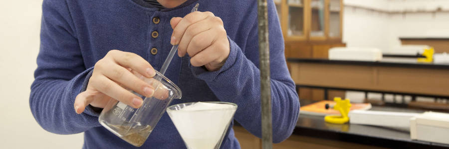 Laboratoria de química de l'Institut Poeta Maragall