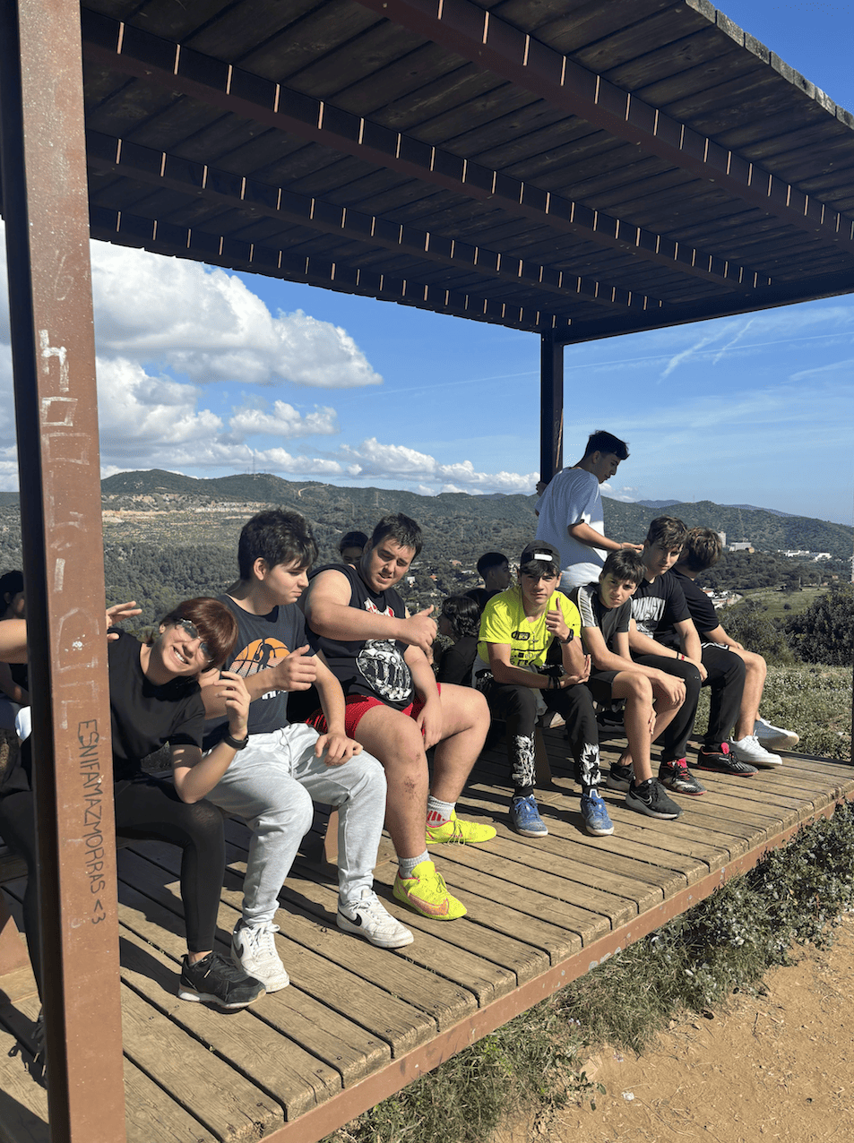 Captura de pantalla 2024-11-13 a las 23.34.00