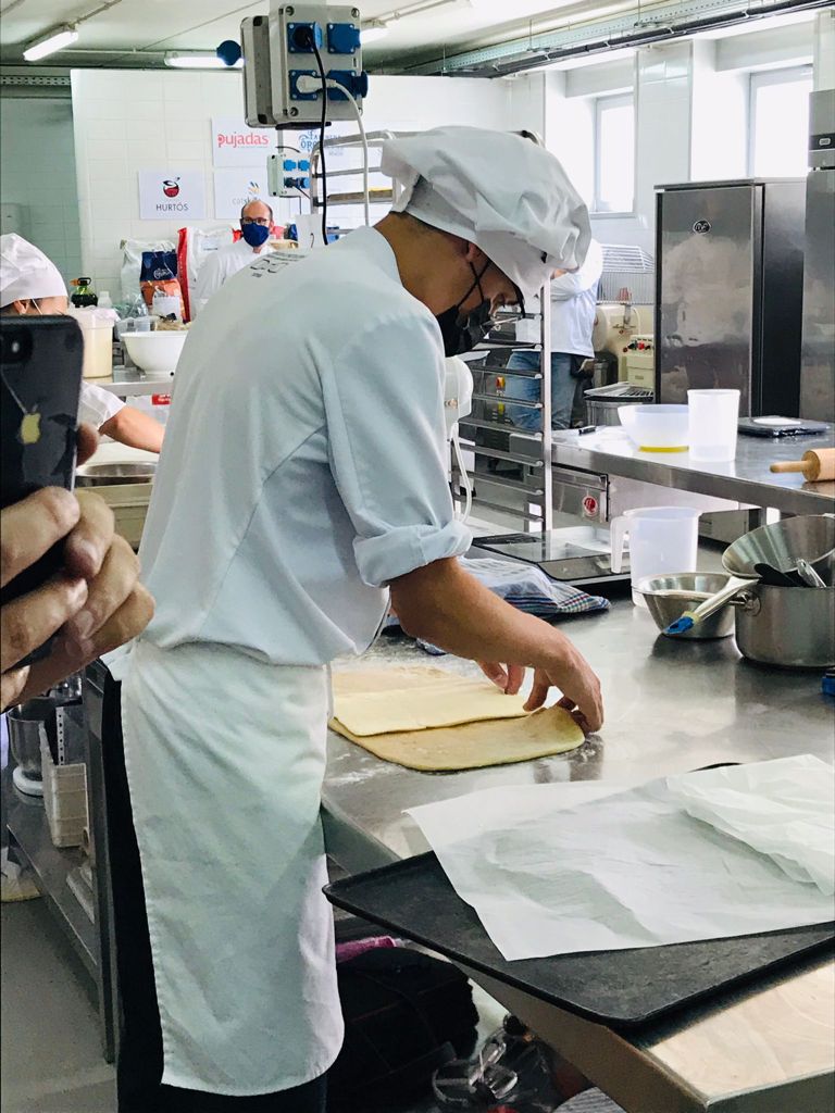 695cd590-d221-4873-bc66-8173843903b4