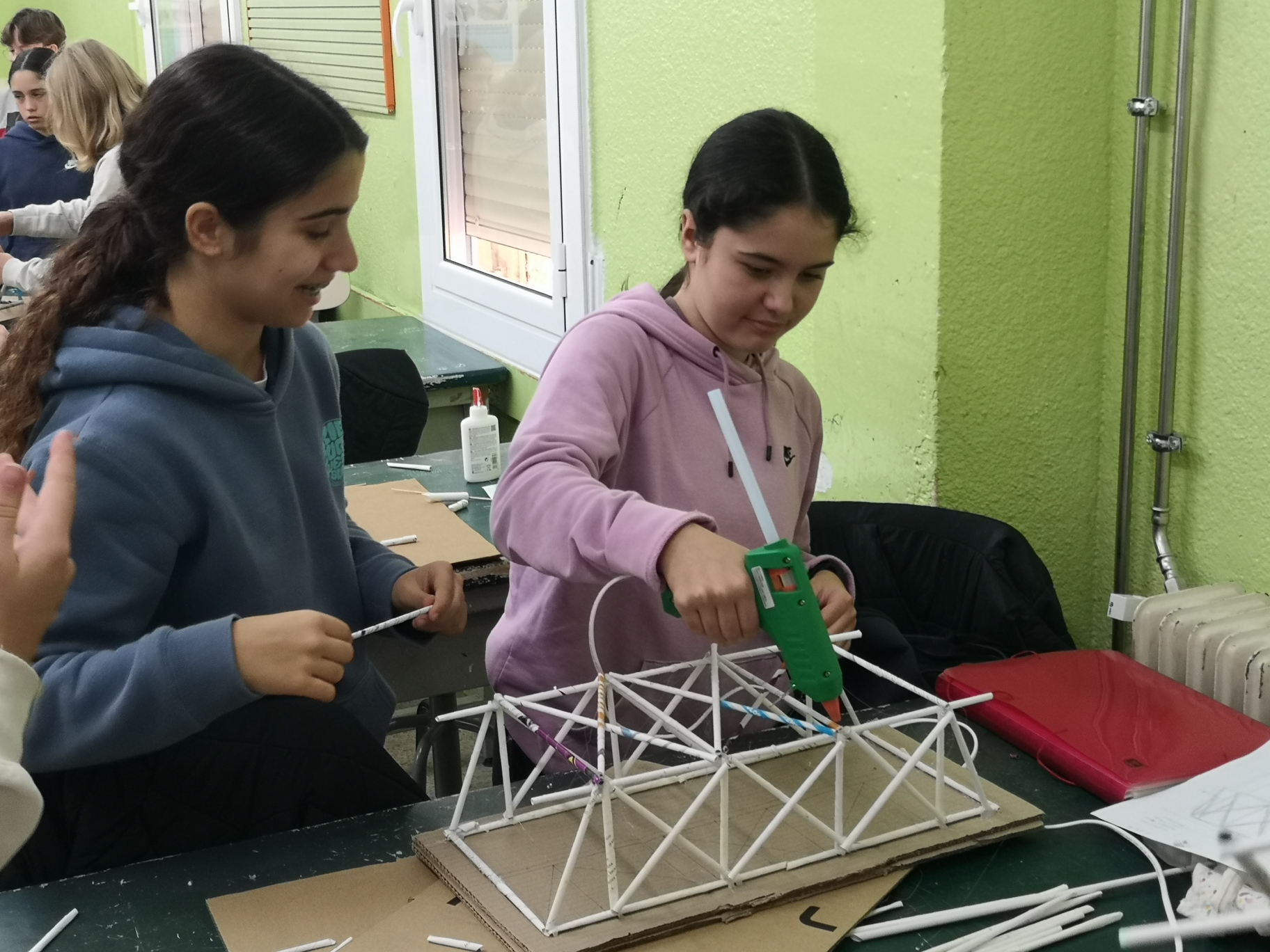 9 Enganxar estructura 6 (1)