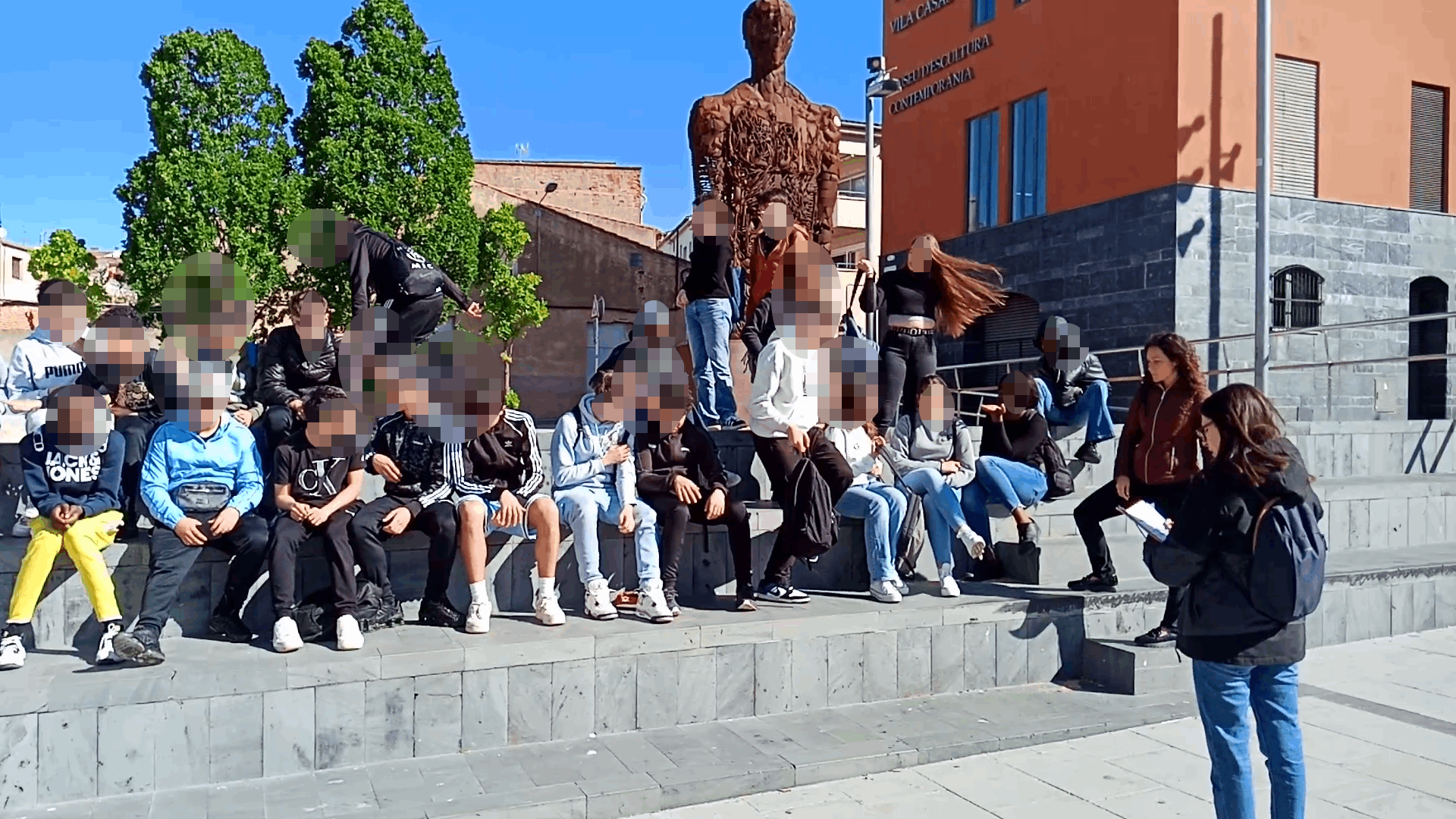 vlcsnap-2024-05-03-08h07m23s172_11zon