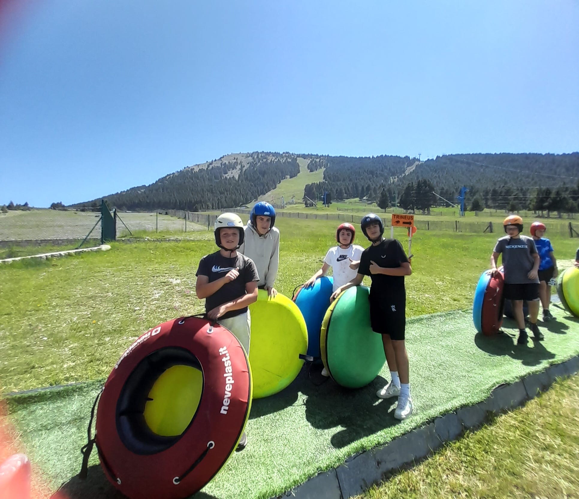 2f25a26b-27c6-4752-ad87-c59e7fdf0909