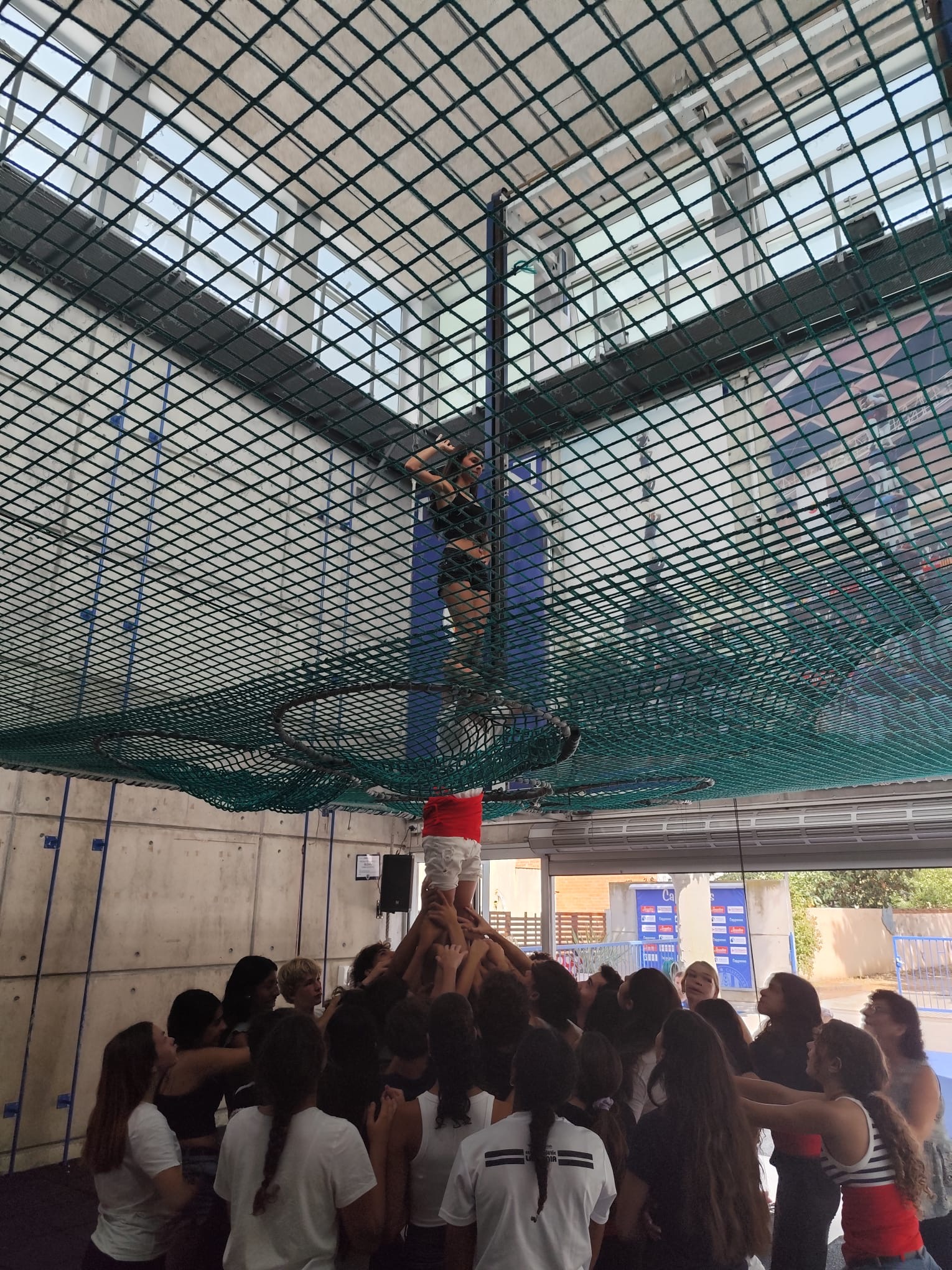 b7ea7d7b-5428-427c-96a0-c07bb1e0dea1