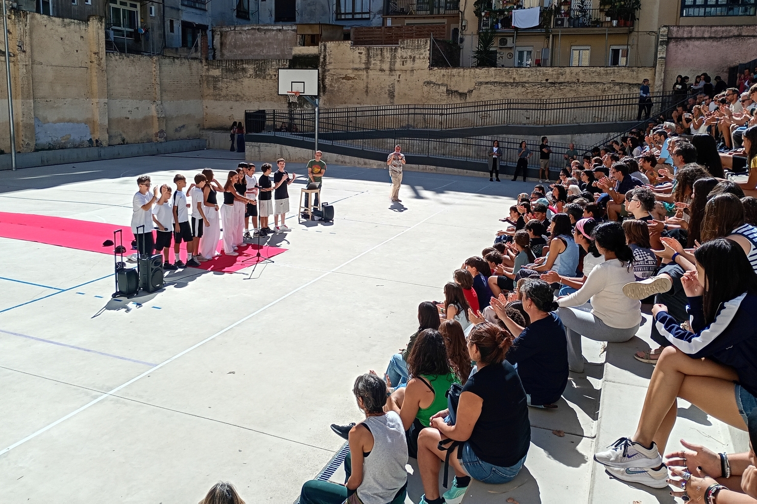 lang="x-default" hdr