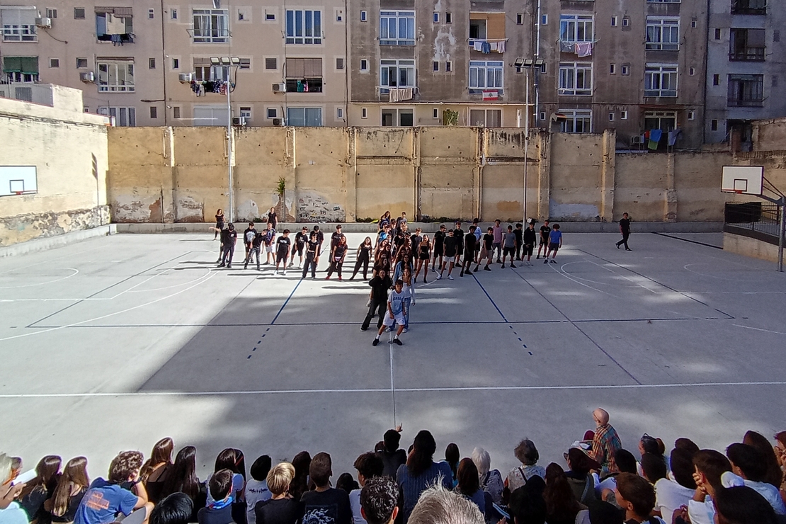 lang="x-default" hdr