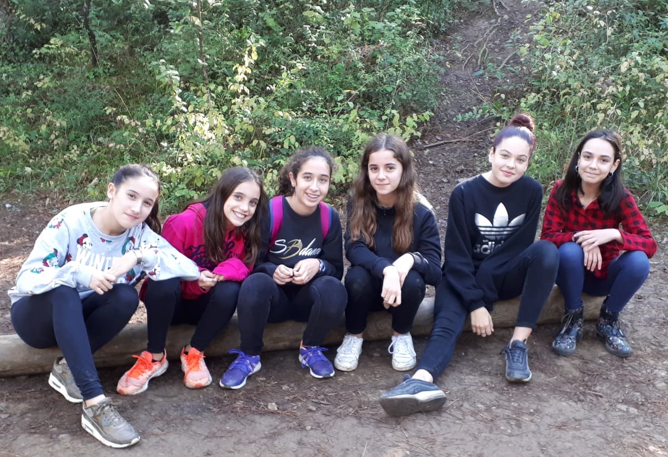 f4684948-ca3b-4275-aed9-fb7c9f42a28e (2)