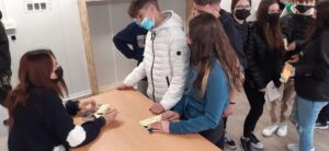 Muriel Villanueva visita l'institut