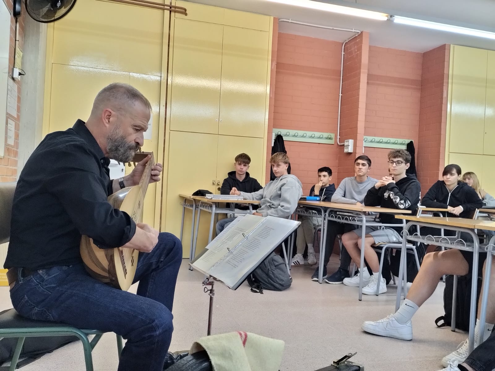 WhatsApp Image 2024-10-30 at 15.27.47