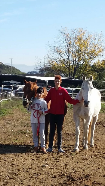 301639_d31adb586e6e4085b8a2894ccf2a12a1_mv2_d_2322_4128_s_2