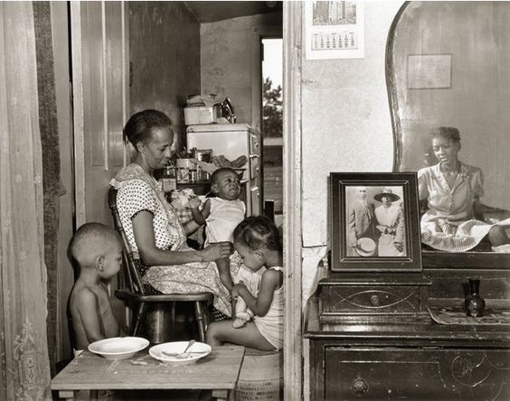 Proposta 13_ PINTURA_ Gordon_Parks_African_American_Family