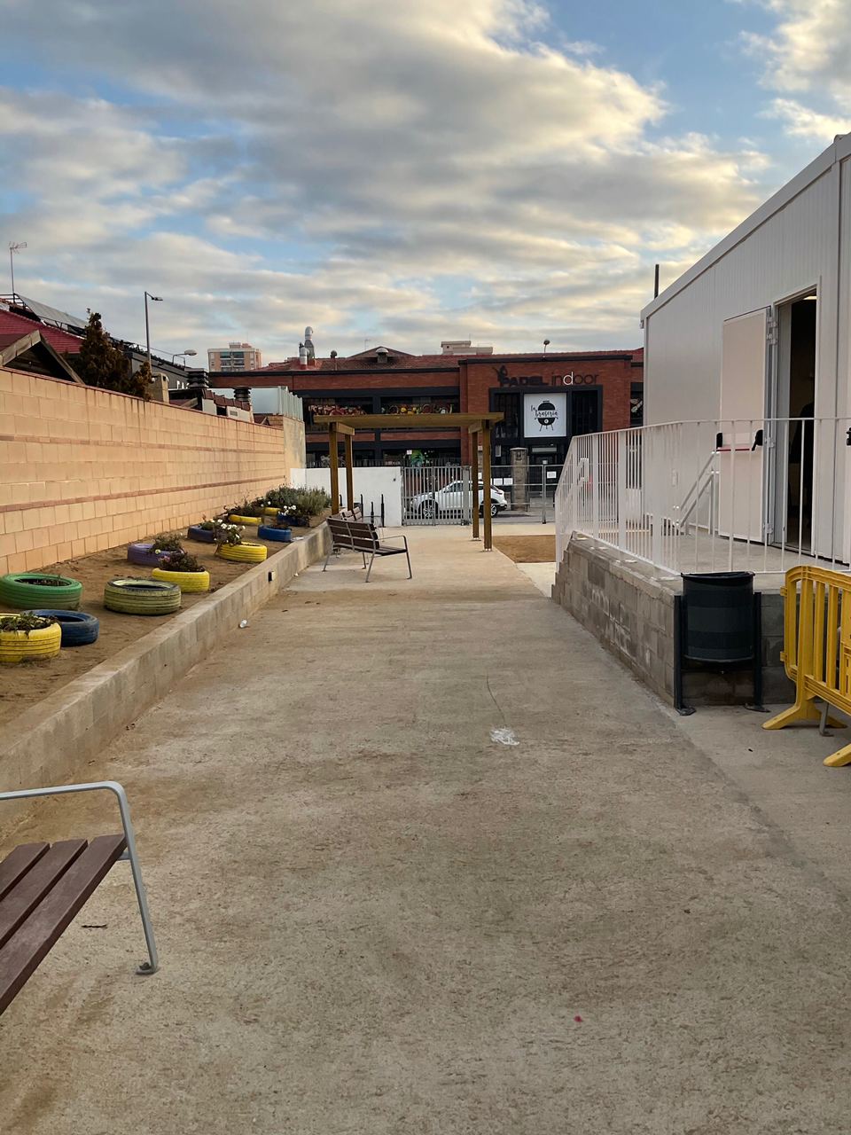 photo5972132483443046685