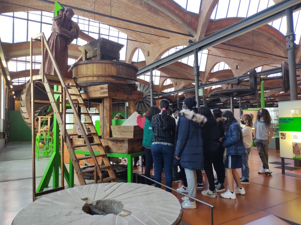 Alumnat de 2n d'ESO al Museu Nacional de la Ciència i de la Tècnica