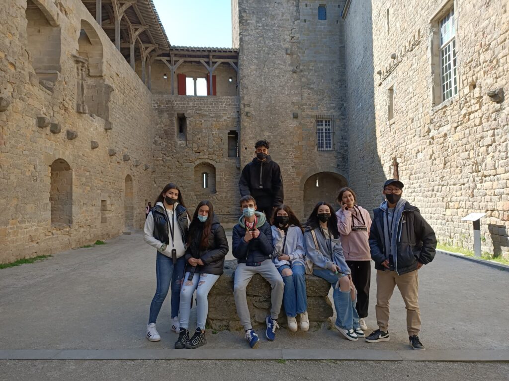 Alumnat de 3r a l'interior del castell de Carcassonne