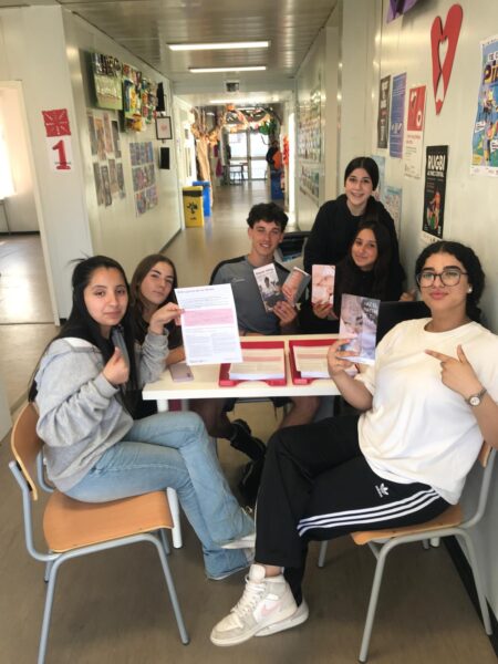 Alumnes de 3r a la donació de sang.