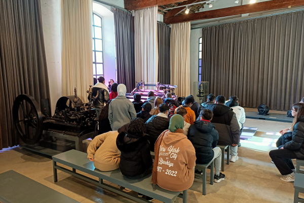 Alumnat visitant el Vapor Buxeda de Sabadell