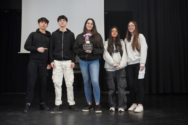 Grup guanyador del premi al millor Curt