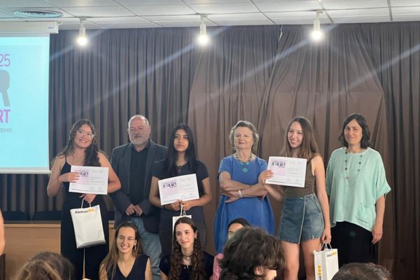 Acte d'entrega de premis de la 44a edició del Concurs literari Joan Oliver.