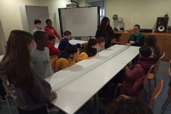 Alumnat de 2n ESO duen a terme un taller al MNACTEC