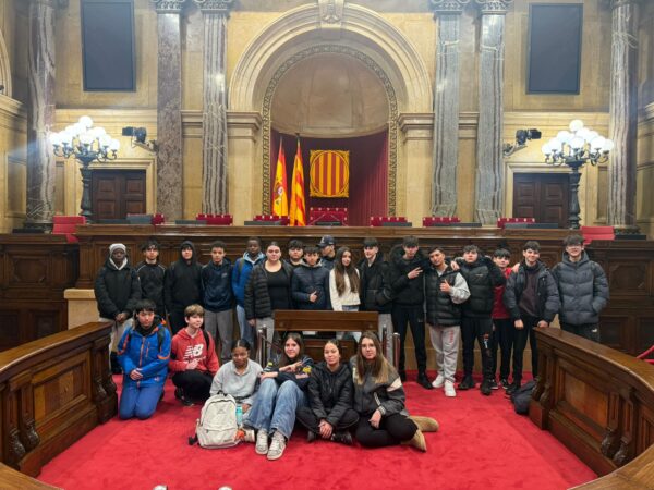 Alumnat de 3r a l'hemicicle del Parlament de Catalunya