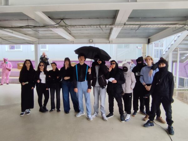 Alumnes celebrant el Carnestoltes 2026