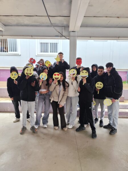 Alumnes celebrant el Carnestoltes 2026