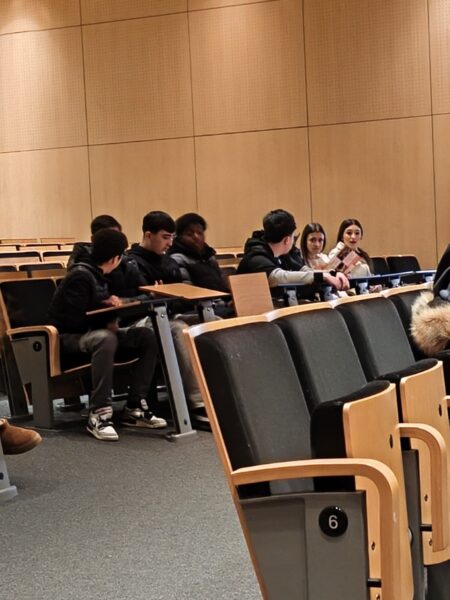 Alumnat de 4t ESO a la Fira de Formació i Treball.