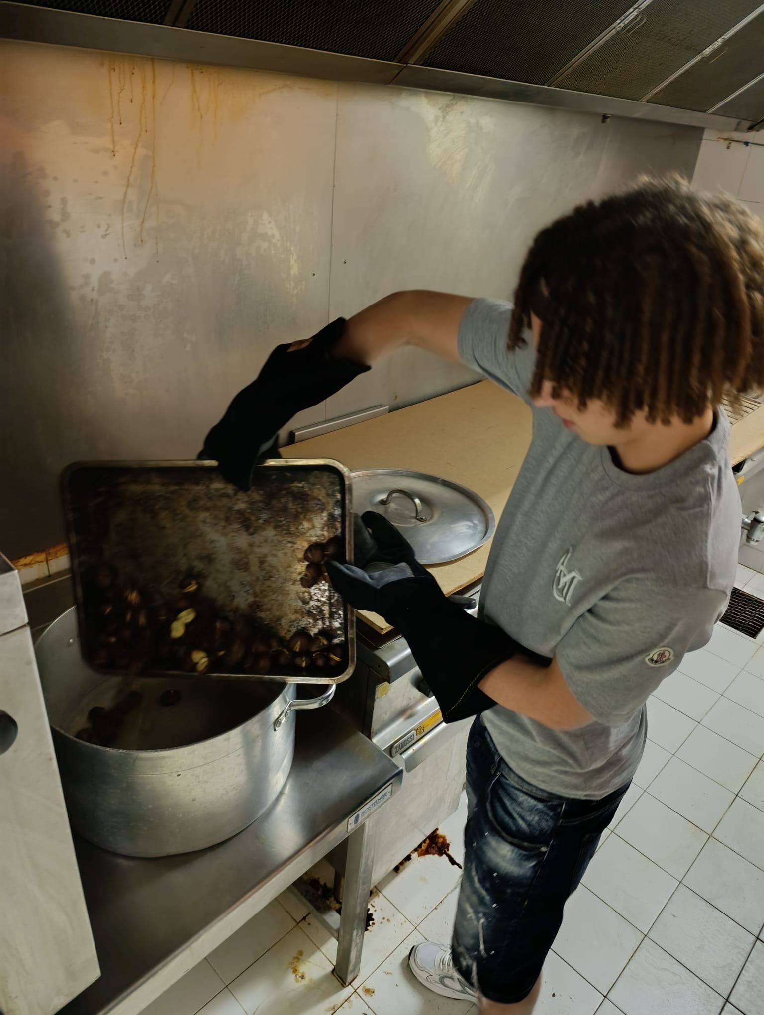 a6875196-1897-4f4e-8f94-0ea29ee42b08