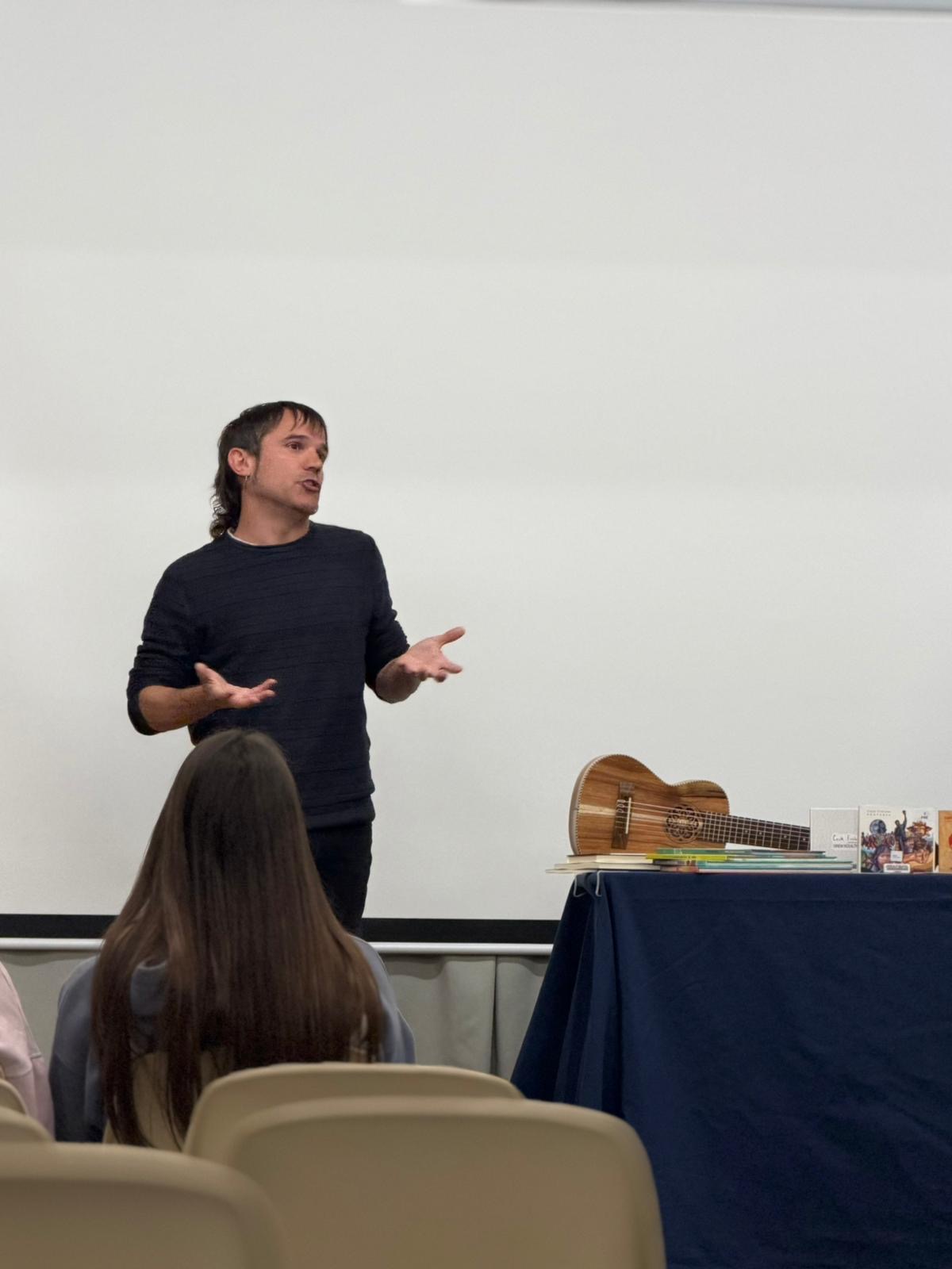 5e92fdeb-952d-444f-a935-34b541bf5631