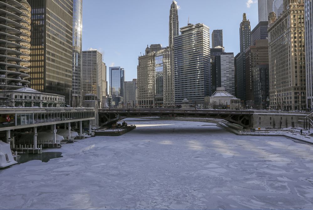 Chicago congelat - Font: https://noticieros.televisa.com/ultimas-noticias/suman-6-muertos-por-ola-de-frio-extremo-en-estados-unidos/