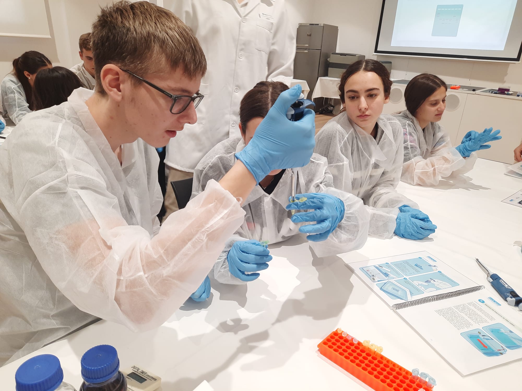 Sortida al Caixaforum ViH