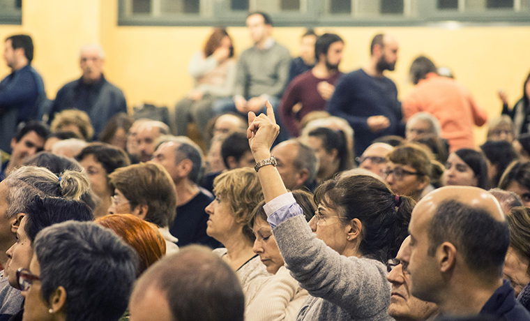 trobades-amb-alcaldessa-ada-colau-camp-den-grassot-gracia-nova-districte-gracia-03