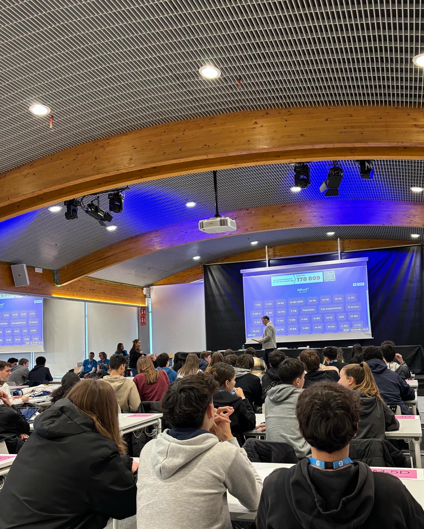 11A659F5-B048-4C06-9A4C-83517F54C6AD