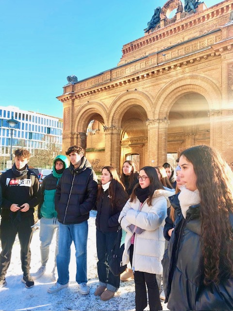 19881f23-892e-46d5-8063-2bc809720243